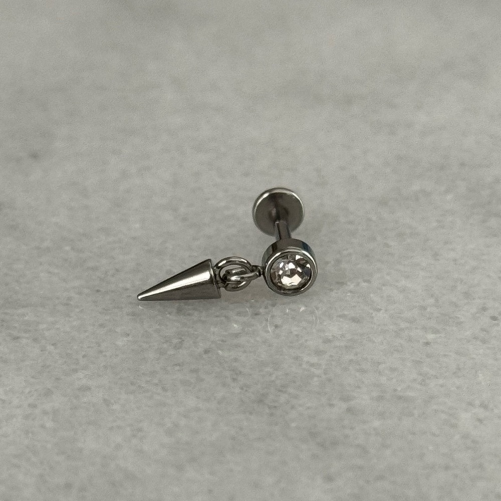 Silver Crystal Spike Dangle Cartilage Earring
Brand New - Picture 2 of 4